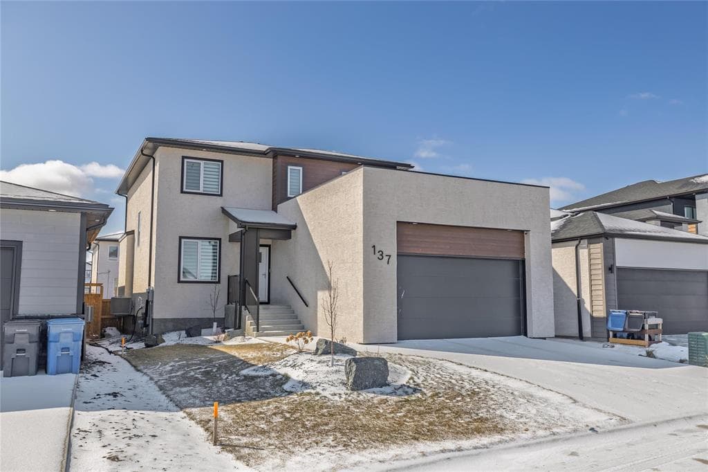 Home at 137 Acorn Wy, West Saint Paul, MB R4A 5A4, Canada