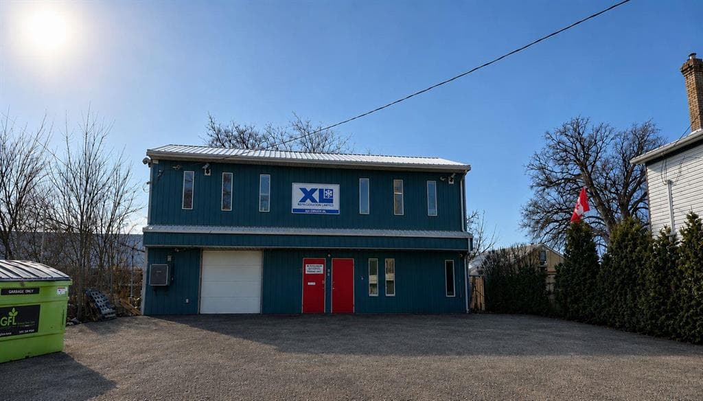 Home at 264 Gordon Ave Winnipeg MB