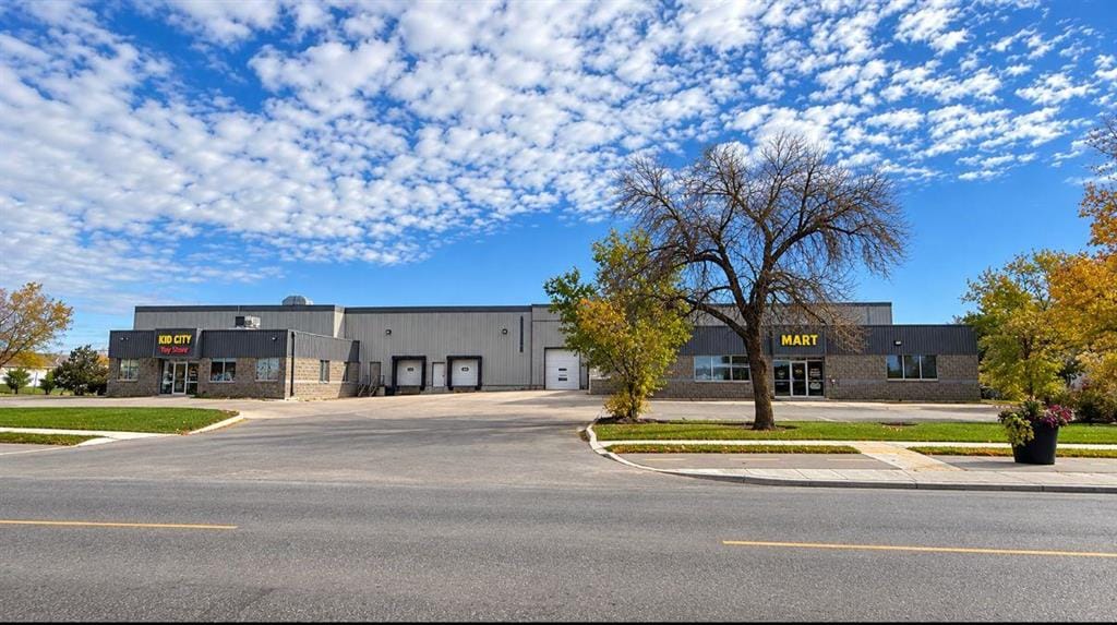 550 Archibald Street , Winnipeg R2J 0X4 — photo 1 of 3